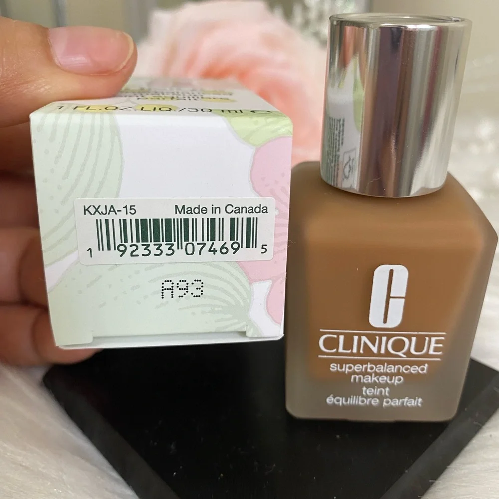 Clinique Superbalanced Makeup - WN 114 Golden (D) 1oz/30ml New